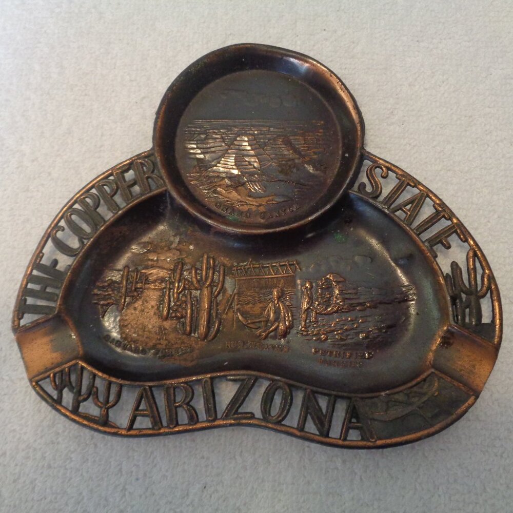VINTAGE & RETRO COPPERY ARIZONA METAL PICTURES WRITING ASHTRAY MADE IN JAPAN